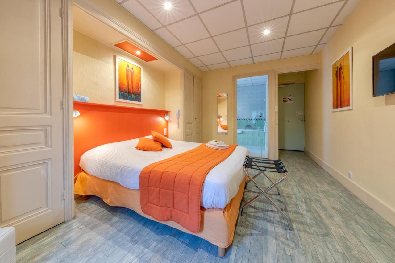 La Commanderie De Champarey Hotell Bourgoin-Jallieu Exteriör bild
