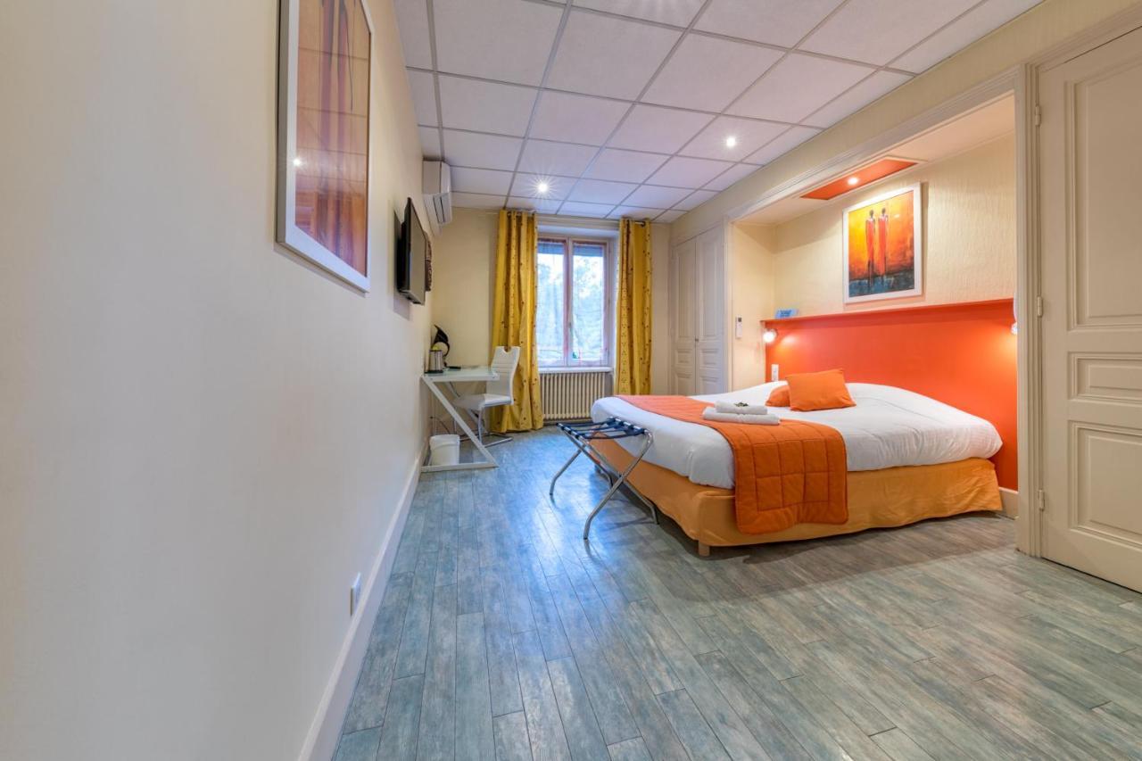 La Commanderie De Champarey Hotell Bourgoin-Jallieu Exteriör bild