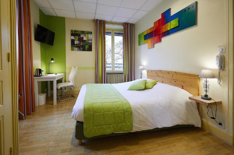 La Commanderie De Champarey Hotell Bourgoin-Jallieu Exteriör bild
