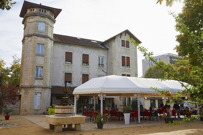 La Commanderie De Champarey Hotell Bourgoin-Jallieu Exteriör bild